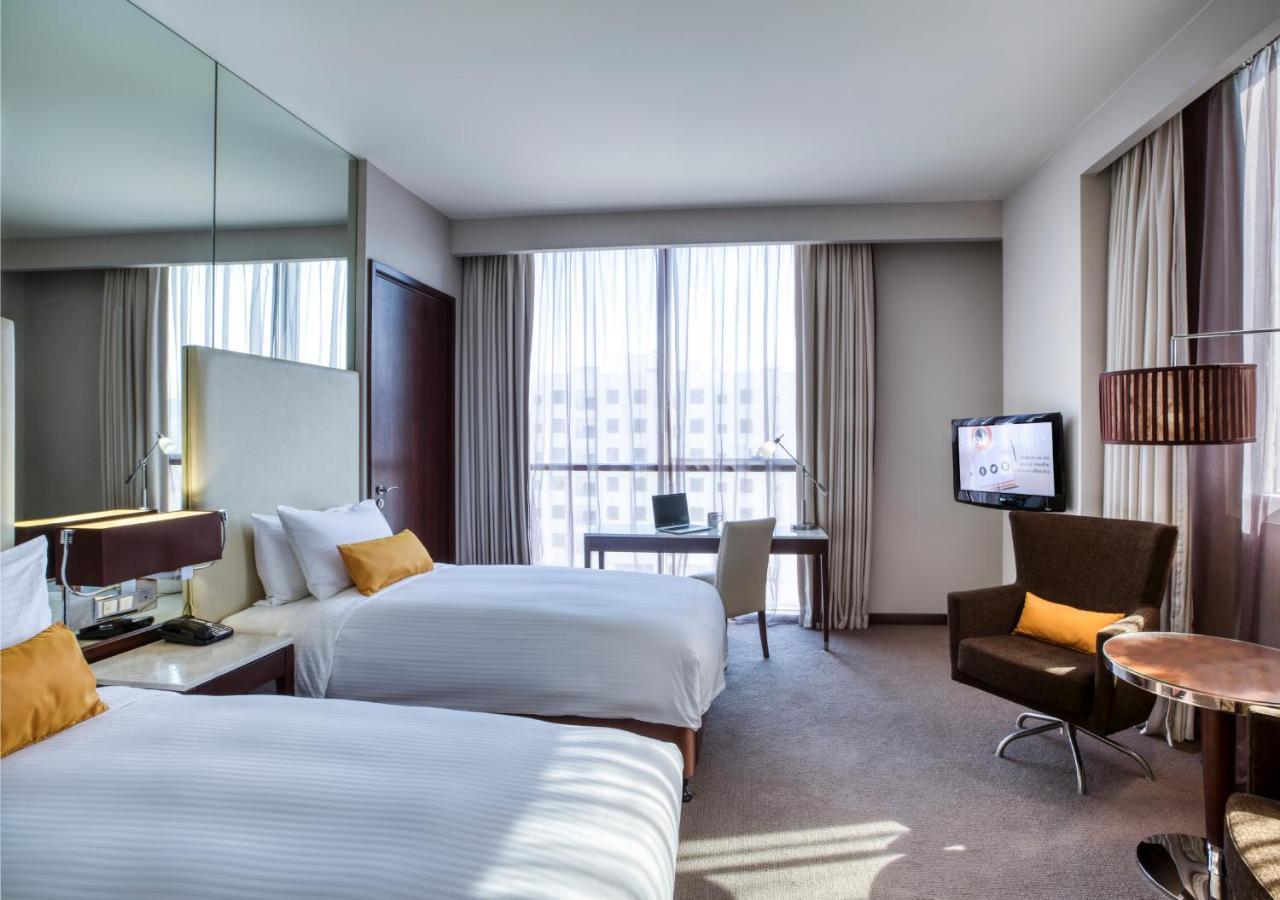 Family Connecting Rooms Queen Bed Twin Beds