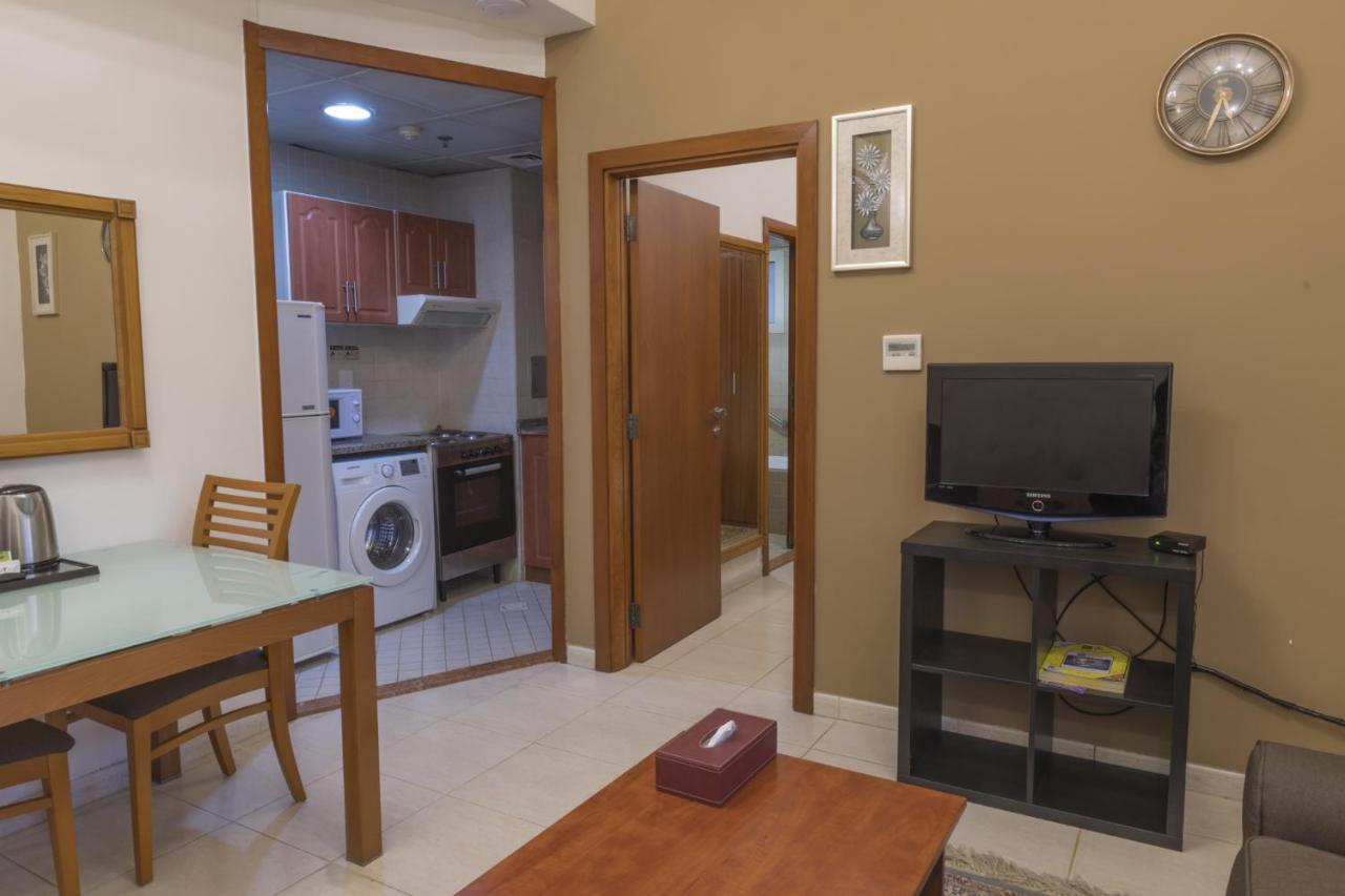 Deluxe One-Bedroom Apartment