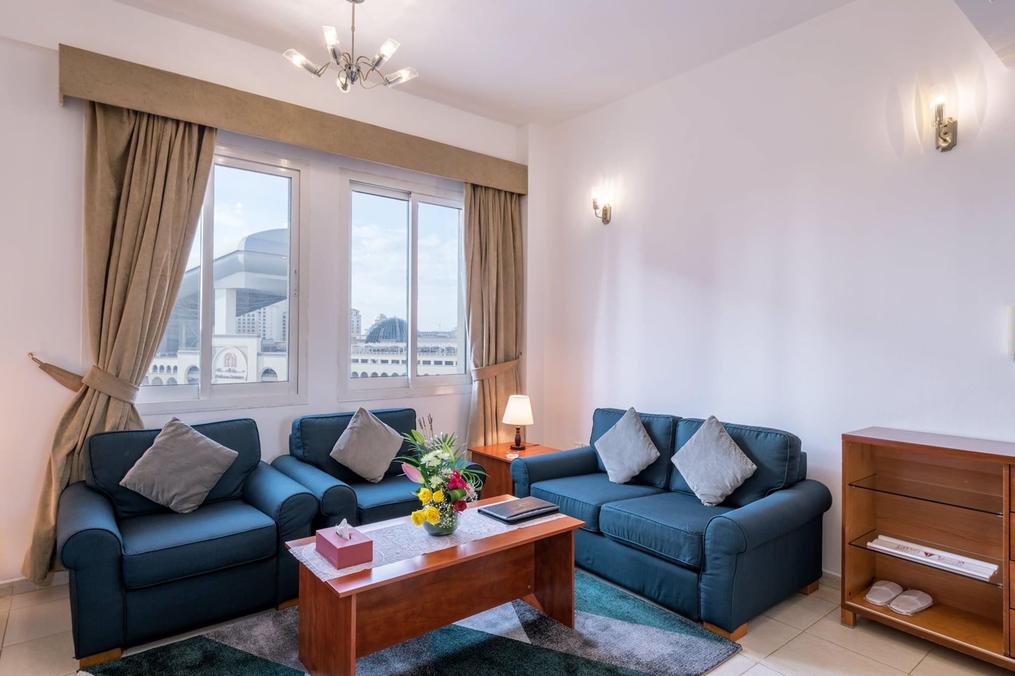 Deluxe One-Bedroom Apartment