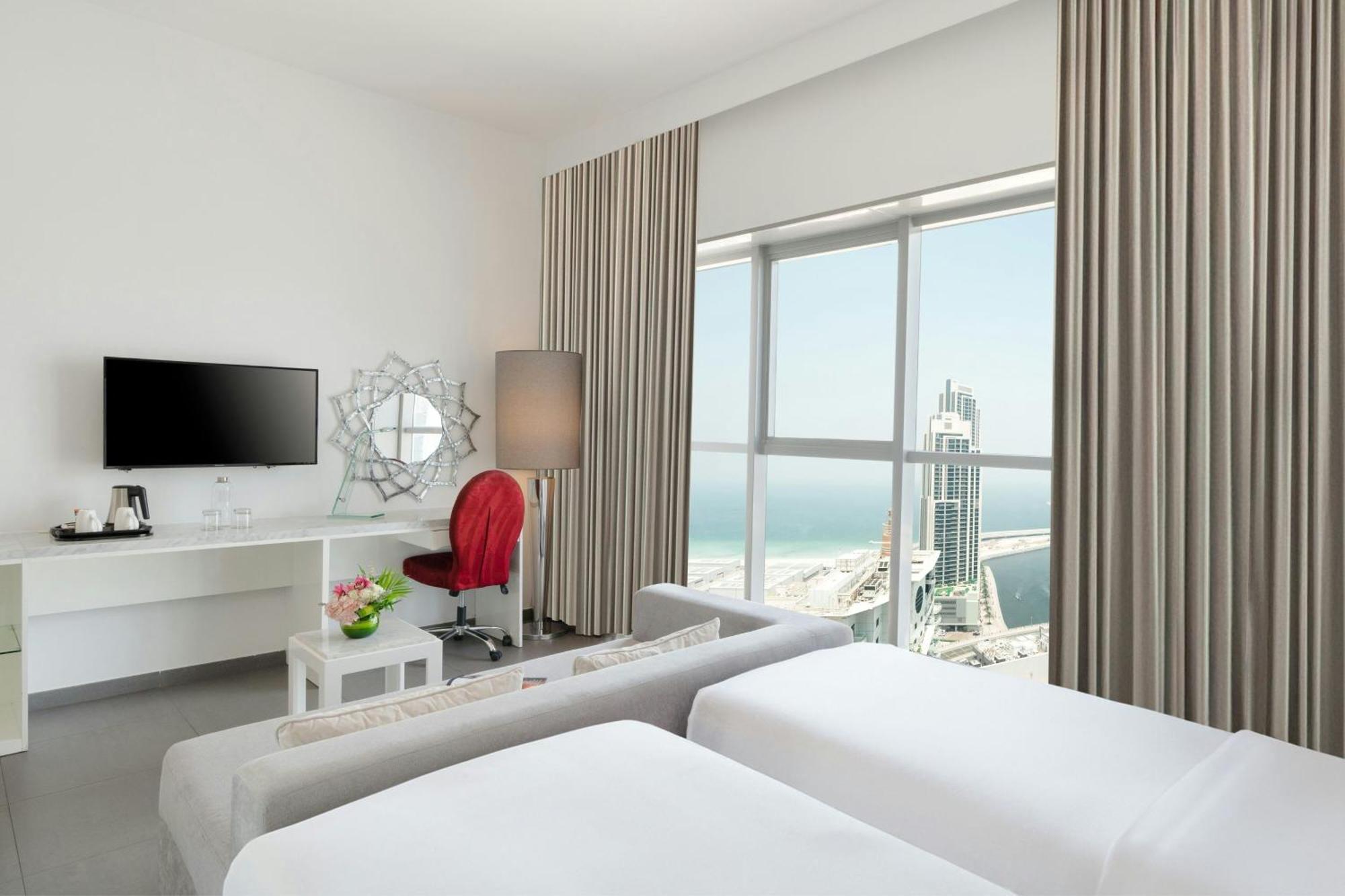 Ultimate Stay Package – Deluxe Room including 20% off F&B & Laundry, Early check-in at 12 PM & Late check-out at 2 PM (subject to availability)