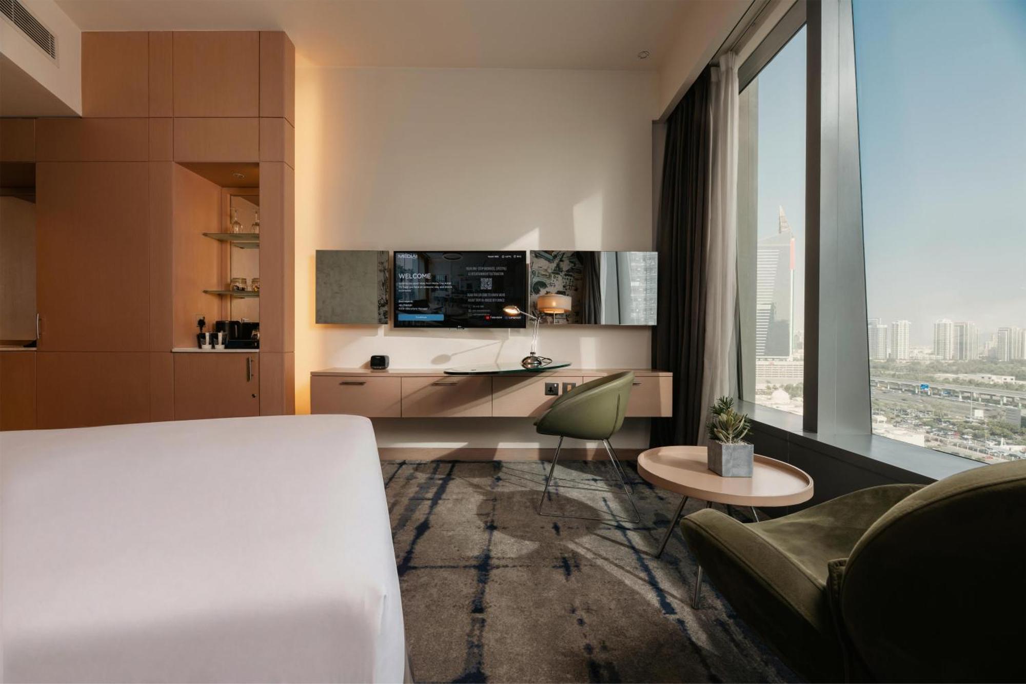 Standard Hip City Room