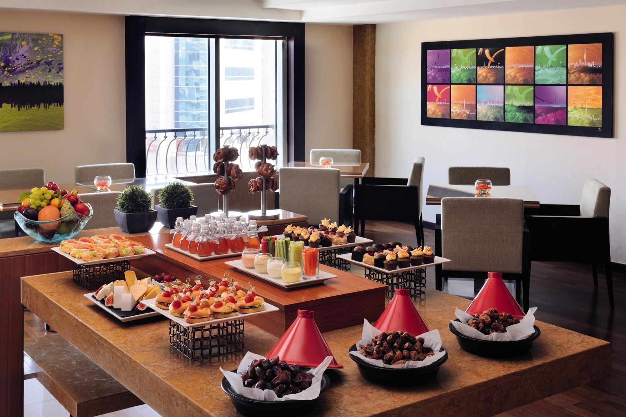 AVANI Executive Room, Early Check-In & Late Check-Out, Happy Hours Section, Rooftop Pool Access