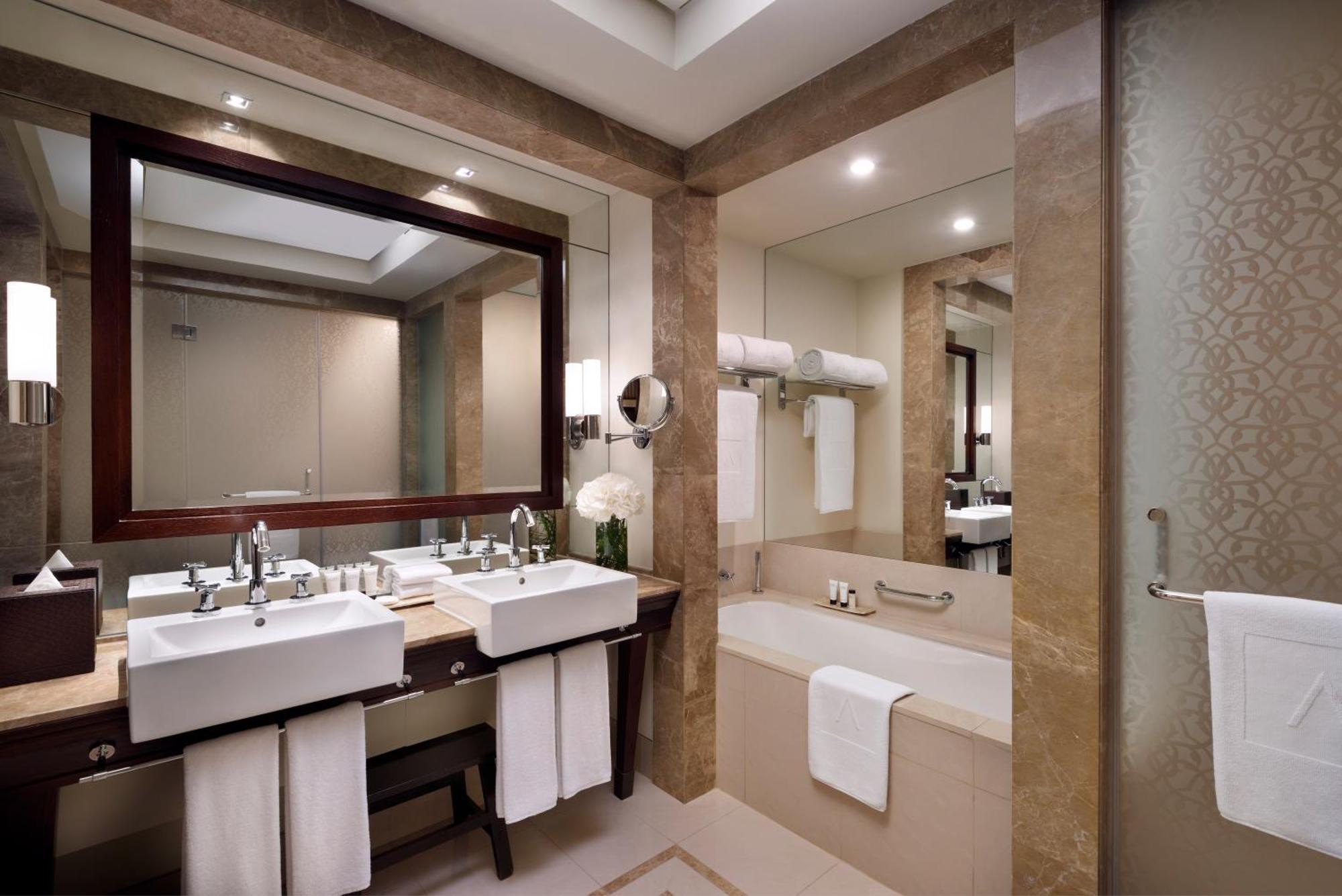 Deluxe Lake View Room