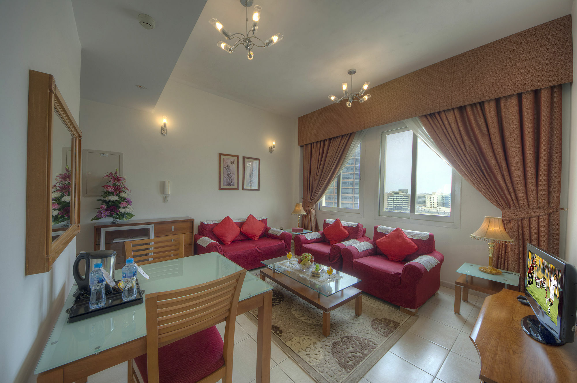 Deluxe One-Bedroom Apartment