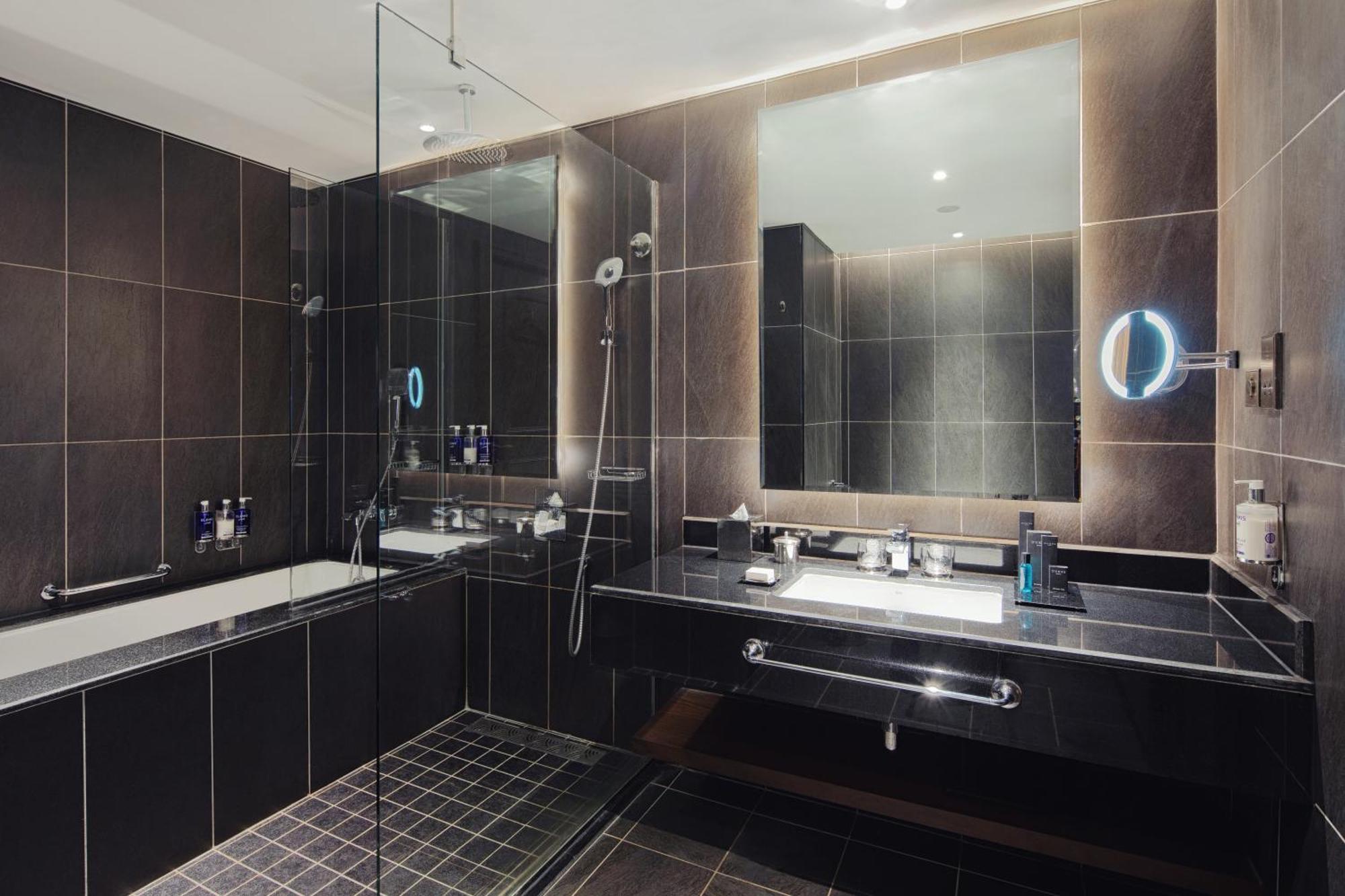 Deluxe Suite with Executive Lounge Access, Private Beach, Infinity Pool, Lazy River & Kids Club Access