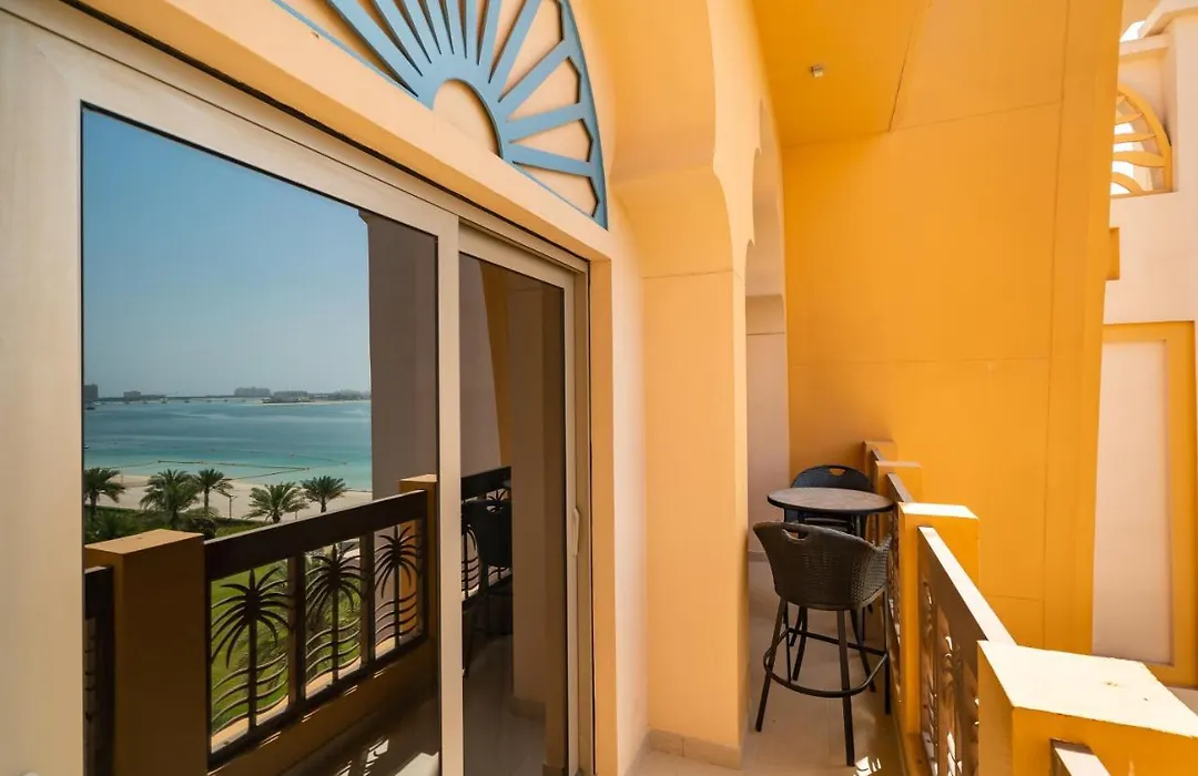 Globalstay At Palm Jumeirah Beachfront Paradise With Pool And Gym-1