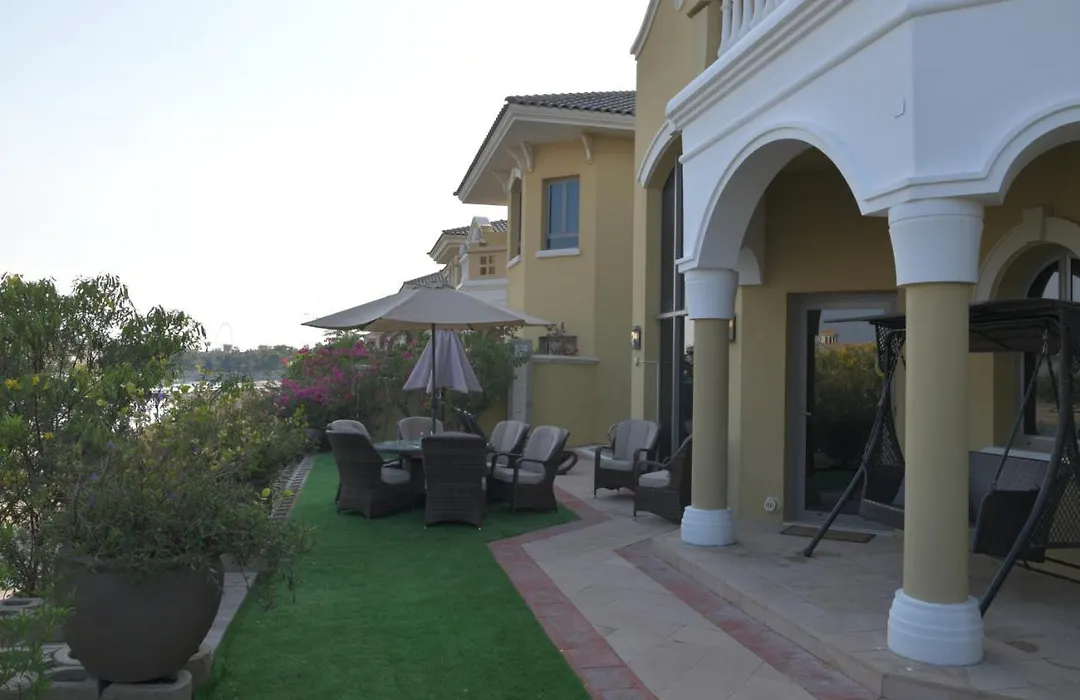 Chic 4Br Villa With Assistant Room And Private Pool On Palm Jumeirah By Deluxe Holiday Homes-1