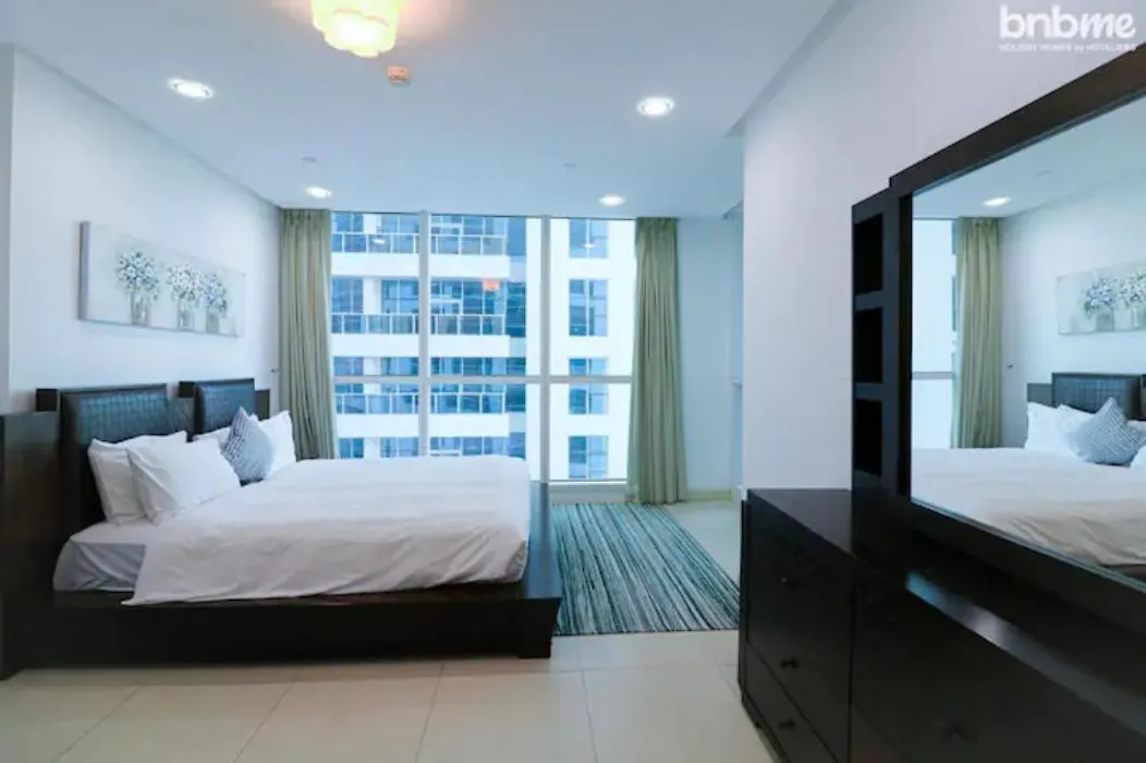 Bnbmehomes - Designer 3B - Sea Views - Dubai Marina-1