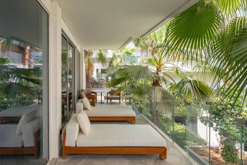 Five Palm Beach Villa -Private Pool & Roopftop Jacuzzi, 3-Level, By Exclusive Holiday Homes-1