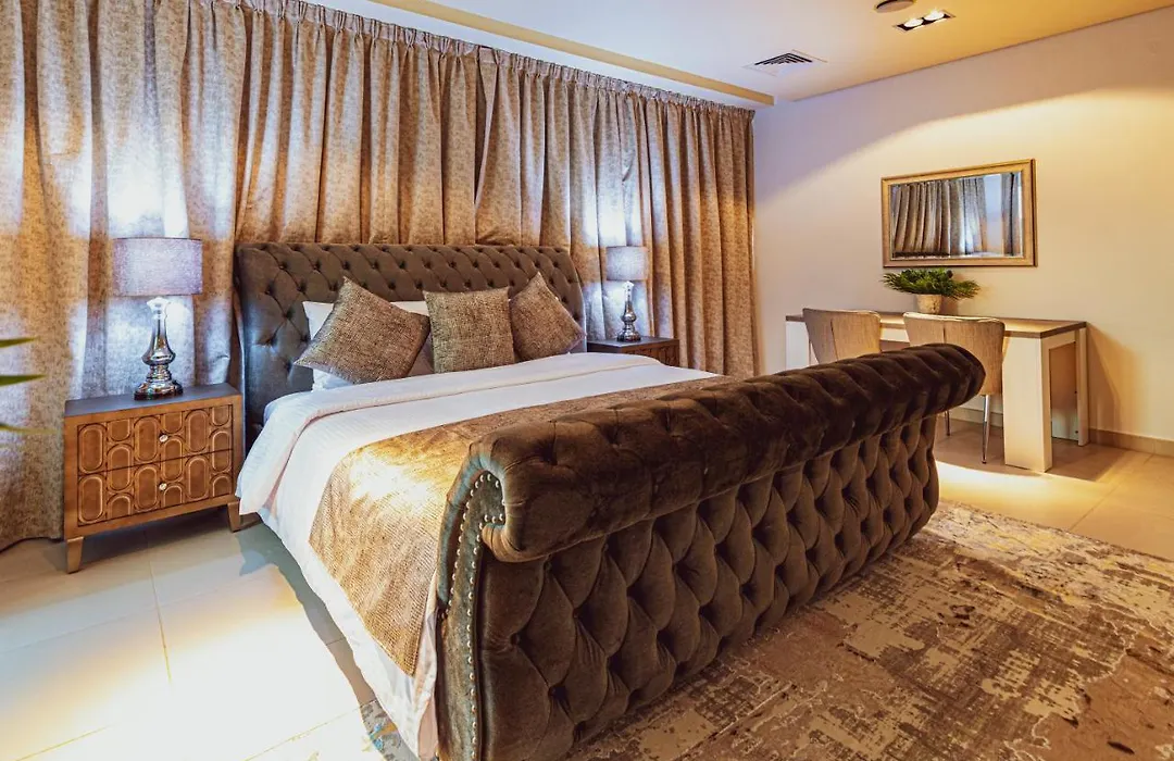 6-Bedroom Dt Modern Style Villa W/ Private Pool In Dubai-1