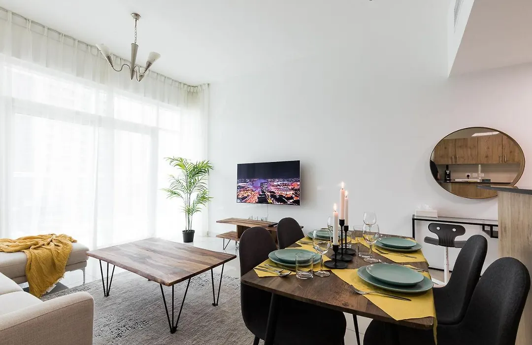 Lovely Unit With Marina View-1