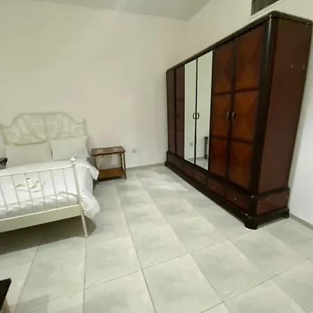 Comfortable Private Rooms In Compound Housing-2