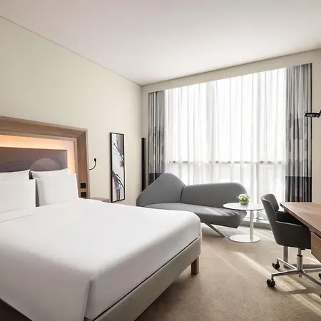 Novotel Bur Dubai - Healthcare City-2