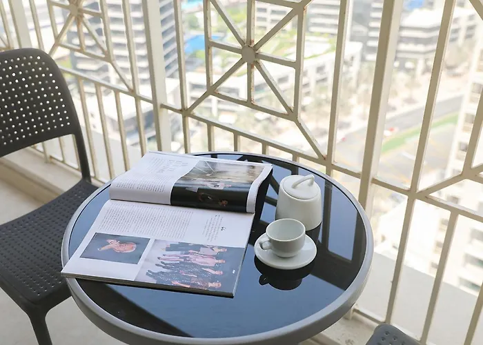 Nasma Luxury Stays - Fancy Apartment With Balcony Near Burj Khalifa Dubai