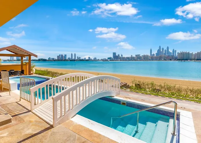 Fam Living - Palm Jumeirah - Beach Villas With Private Pool Dubai