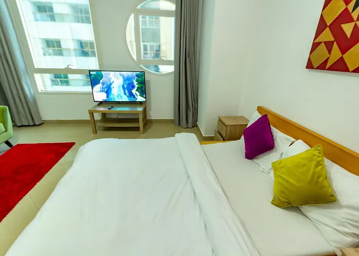 Boutique Big Rooms For ' Girls ' Only At Dubai, Marina
